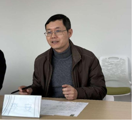 （浙江省法治教育研究中心主任李安）